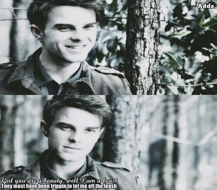 - Abia aștept...*rânjește, apropiindu-se de ele* =)))) #Kath. - 01 x welcome to mystic falls