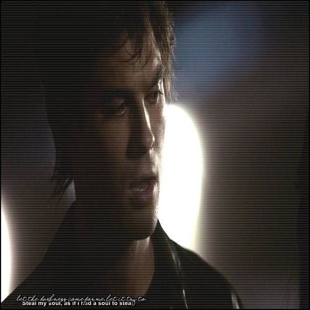 ━ ♘.;  # Ringul din centru în timp ce vorbea. Nu ne batem, tu mă loveşti şi eu te supraveghez - 01 x welcome to mystic falls