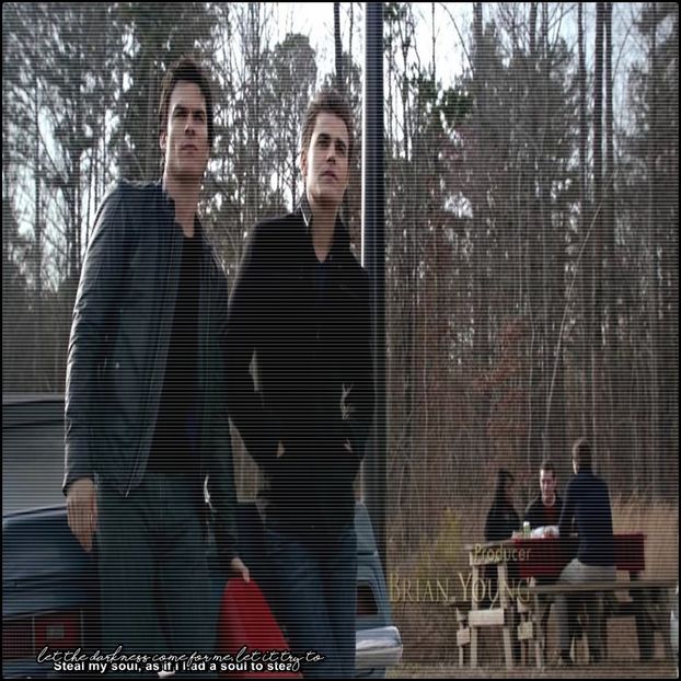 ━ ♘.; # Rămâne cu privirea fixată în jos câteva secunde, deşi o simte în faţa lui, când îşi - 01 x welcome to mystic falls