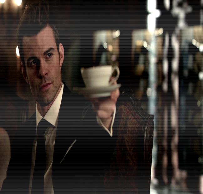 ━ ♘.;  # Se uita liniştit la tv la muzica pe care n-o înţelegea, nici femeile nu-i plăceau, dar - 01 x welcome to mystic falls