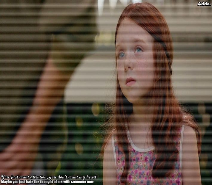 》*vine de sus auzindu-l pe ta-su. Se urcă pe măsuță și-i sare în spate* TATIII [=))))))))))))))))) - 01 x welcome to mystic falls