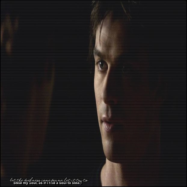 ━ ♘.;  # Caroline îşi mută brusc privirea spre ea şi se încruntă, îi ia telefonul din mână şi - 01 x welcome to mystic falls