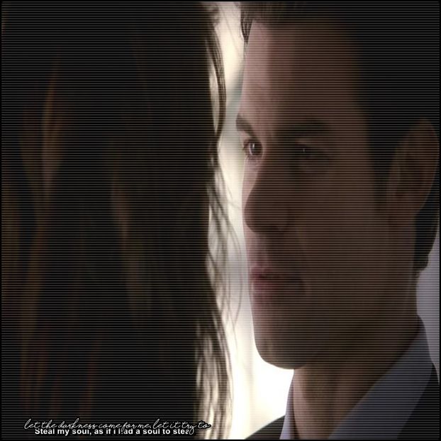 ━ ♘.; # În direcţia lui şi încremeneşte când îşi vede unul dintre sacourile noi murdărit de ciocolat - 01 x welcome to mystic falls