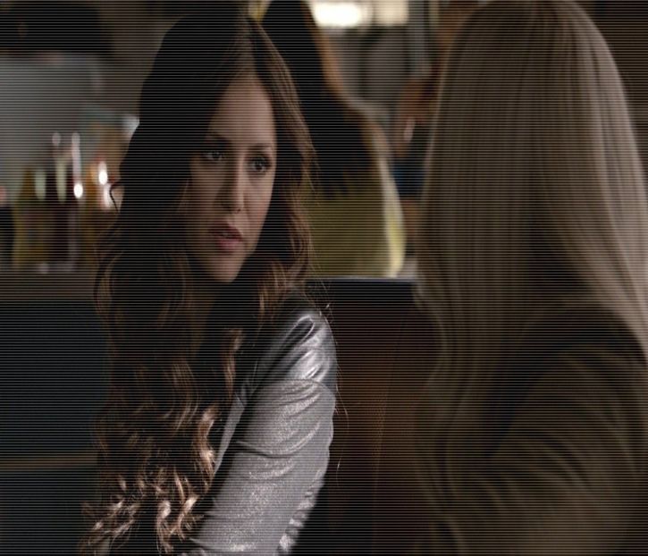 — Nici nu mă miră. # Termină de ondulat părul lui Hope și se întoarce pe călcâie, îndreptându-se - 01 x welcome to mystic falls