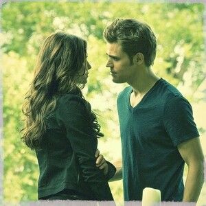 ╬┇ #o privesc si imi ridic ambele sprancene si stau cu ochii fixati pe ea] -Imi e mai usor sa - 01 x welcome to mystic falls