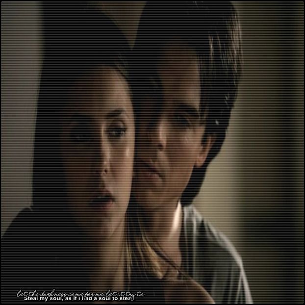 ━ ♘.; # La ureche=))))))). Nu mă inviţi să intru să vorbim ceva, ochii frumoşi?... # Îşi presează - enjoy martha at her house