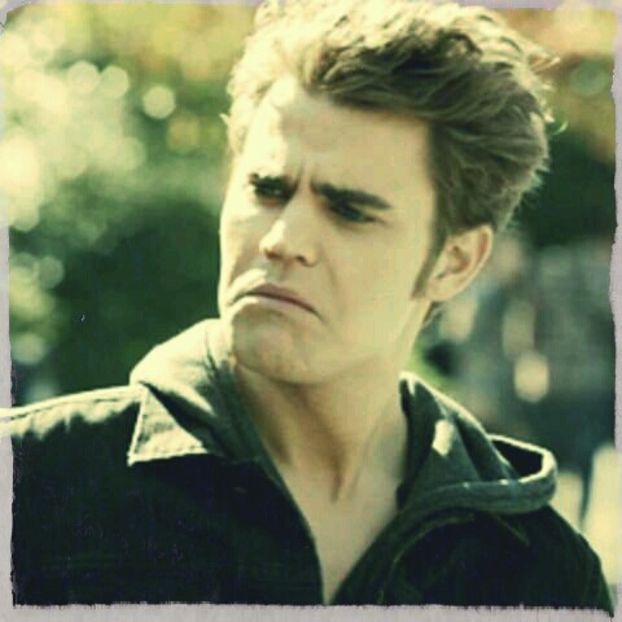 ╬┇ #sar ca ars cand aud Katherine si dispar direct langa Elena si o strang in brate vorbind - 02 x we talked and it was epic