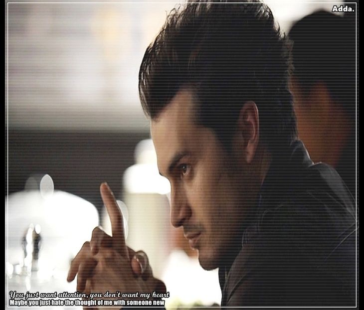 》sprijină cu o mână de tocul ușii* Avem o înțelegere?! #Stefan. - enjoy martha at her house