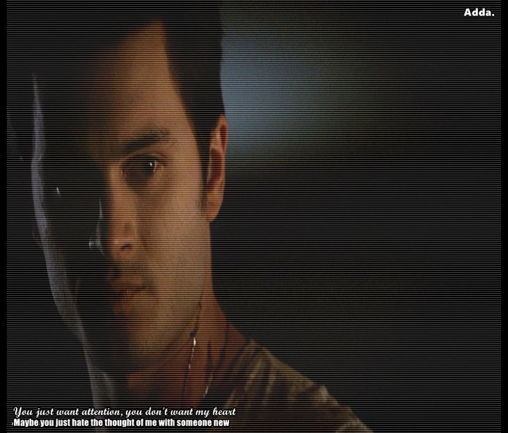 》*Când le aduce băuturile, își ia paharul lui și-l ridică în aer* Cheers! - enjoy music at mystic club