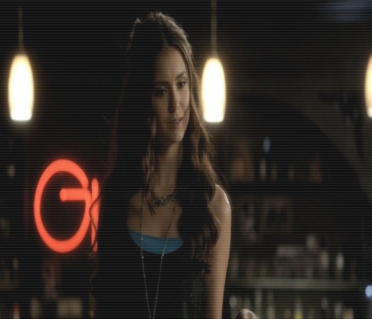 — Că mă săruți și ești apropiat de mine în momentele astea. # Îi privește buzele pentru - 02 x we talked and it was epic