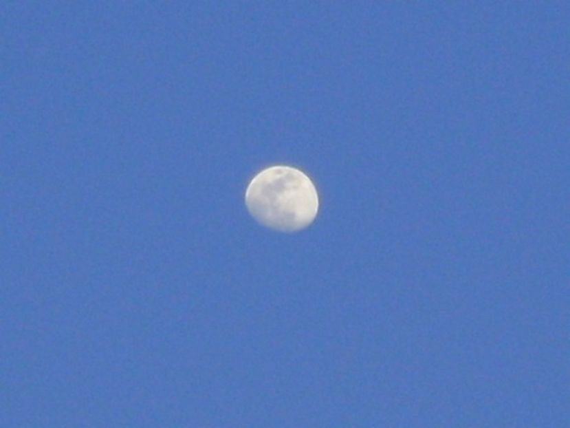Luna in crestere in Leu - Luna - Soarele si norii - 1