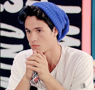 bandicam 2018-03-31 23-07-33-680 - 01 Simon