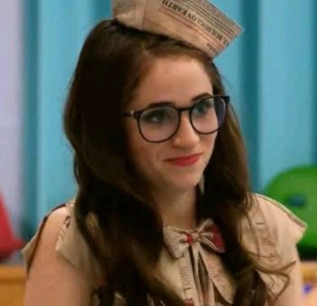 DU_w2CaXkAAu1oA - 01 Nina