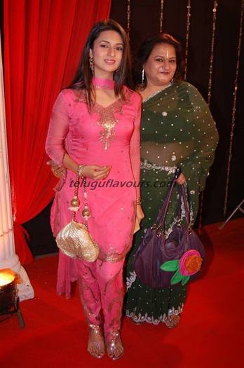 Zee TV Rishtey Awards 2010 (6) - Divyanka si Sharad poze speciale