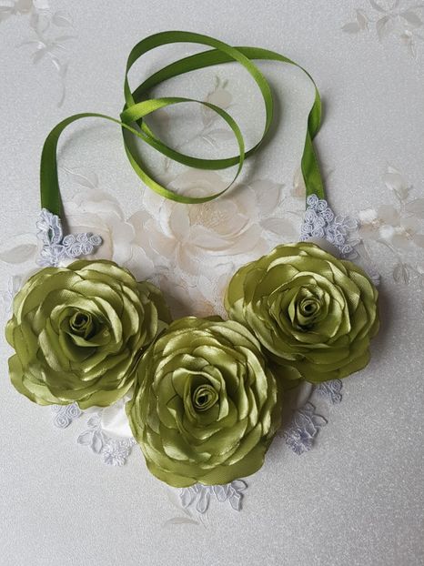 received_1703838609708636 - Coliere cu flori textile