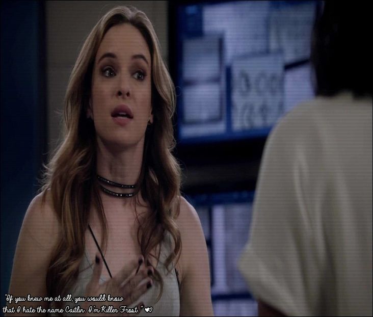 ☠ϟ .ʞıๅๅǝɹ Ŧг๏รt ☕ ☂.  [cl] [#intră în casă , se uită dacă e cineva la parter în timp ce se - S01xE01 Noi de aici nu plecăm - nu plecăm acasă