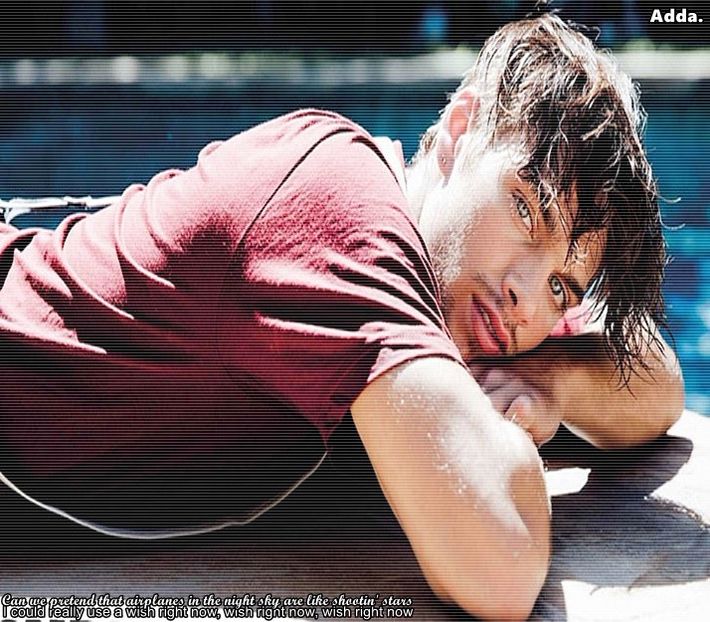 - *Se uită la ea* Așa e, o să-l pun pe fratimiu să-ți pună ochelari=))))))). - S01xE01 Noi de aici nu plecăm - nu plecăm acasă