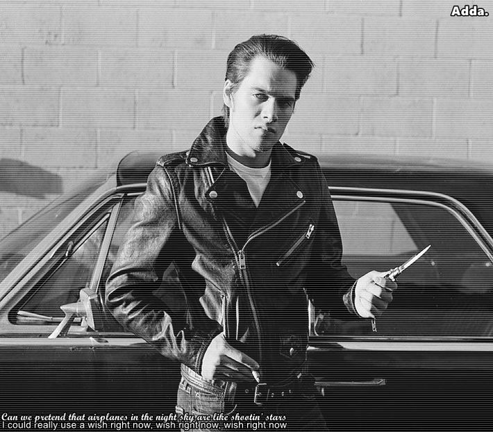 - *Mă încrunt de durere* Te spun lui mamiiiiiiiii.=))))#Nina. Dar nu ți-ar plăcea?? =)))#Danela. - S01xE01 Noi de aici nu plecăm - nu plecăm acasă