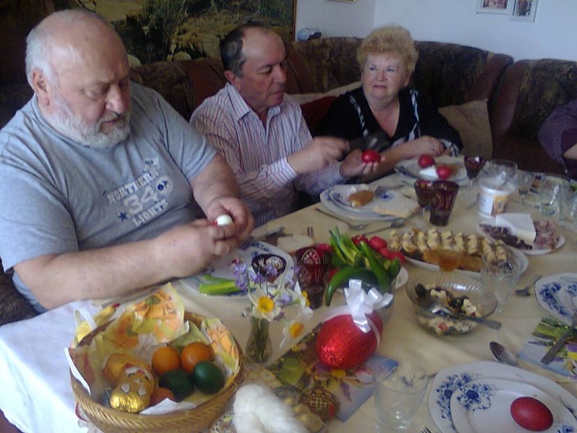 Fotografie3724 - 2018 A DOUA ZI DE PAȘTI CU CEI DRAGI LA MASĂ