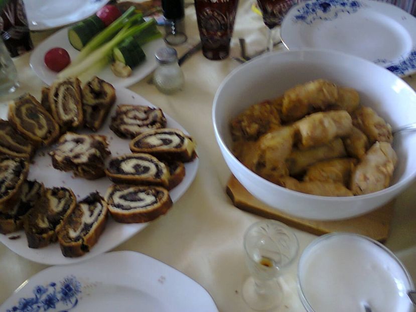 Fotografie3734 - 2018 A DOUA ZI DE PAȘTI CU CEI DRAGI LA MASĂ