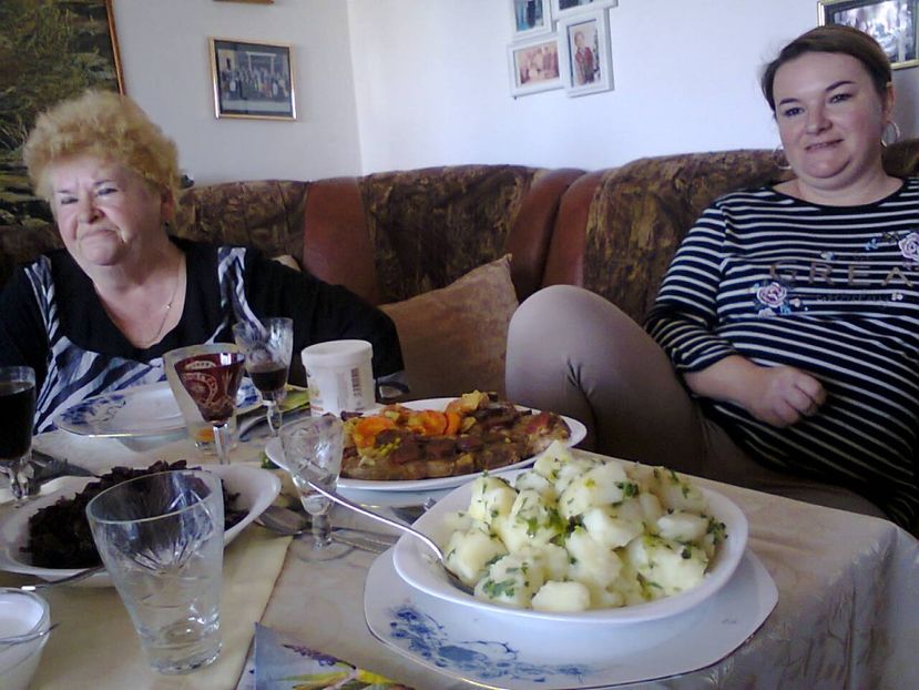 Fotografie3740 - 2018 A DOUA ZI DE PAȘTI CU CEI DRAGI LA MASĂ