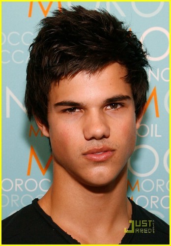 Taylor_Lautner-r841672[1] - taylor launter