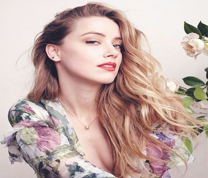 ─ # Încep să râd și dau des din sprâncene, intizand bolul spre el. Că m-ai - S01xE01 Noi de aici nu plecăm - nu plecăm acasă