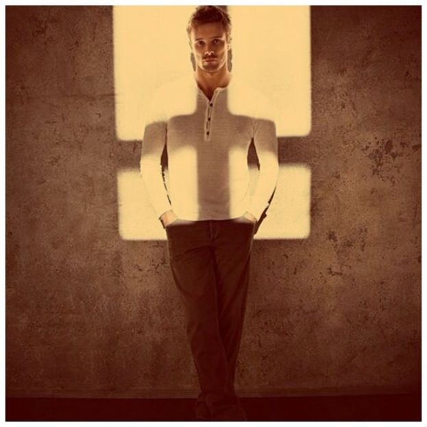 ╬┇ Chiar vrei sa stii? Ma om;;oara rau sinceritatea si pro;;stul obicei de a fi direct. Nu vreau sa - S01xE01 Noi de aici nu plecăm - nu plecăm acasă