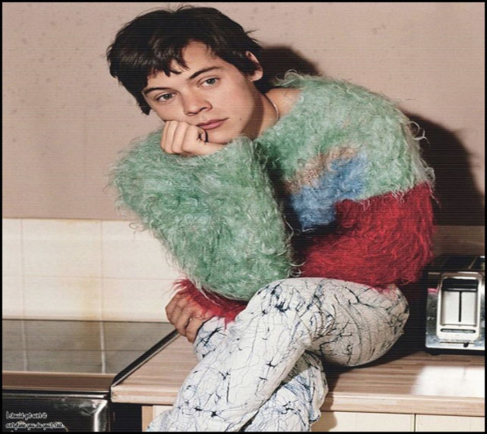 ͡♛　˛ᵈᵃᵈᵈʸ·̷ἷ̷̷ṩ̷̷✩ђ̷̷ὄ̷̷м̷ἔ̷ ✔.˛Dau din umeri, „Nu, consider că e cea mai mare prostie să te duci - S01xE01 Noi de aici nu plecăm - nu plecăm acasă