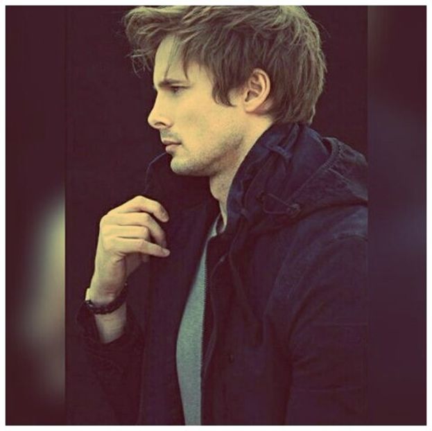 ╬┇ [ma indrept catre masina si deschid portiera intrand, dupa care pornesc si plec la plimbare] - S01xE01 Noi de aici nu plecăm - nu plecăm acasă