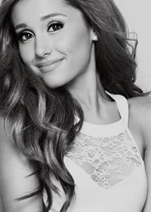 78e43b92a7ba83845397bb006f46e134 - 01aa Ariana - 01