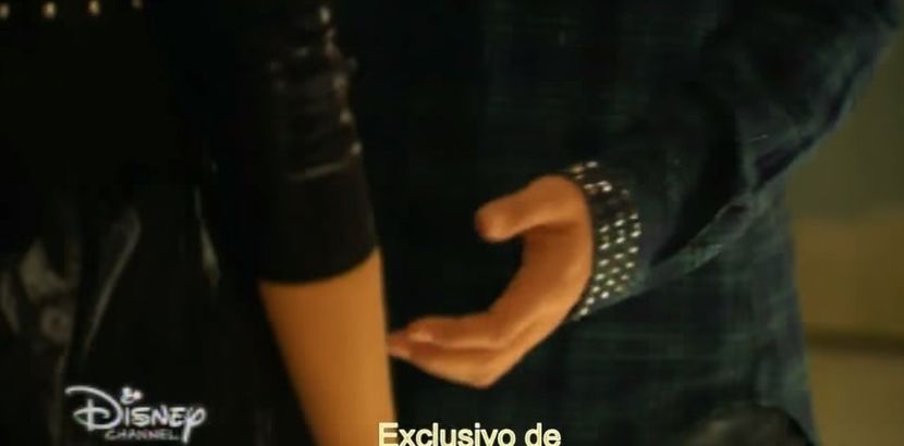 bandicam 2018-04-22 00-07-17-178 - 01 soy luna cap