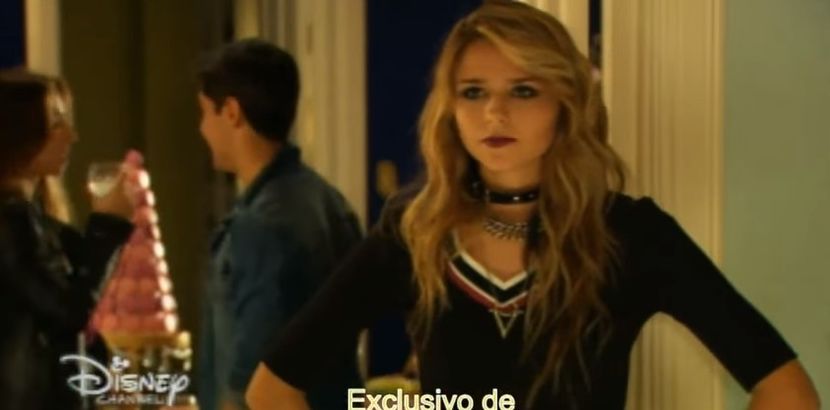 bandicam 2018-04-22 00-07-21-913 - 01 soy luna cap