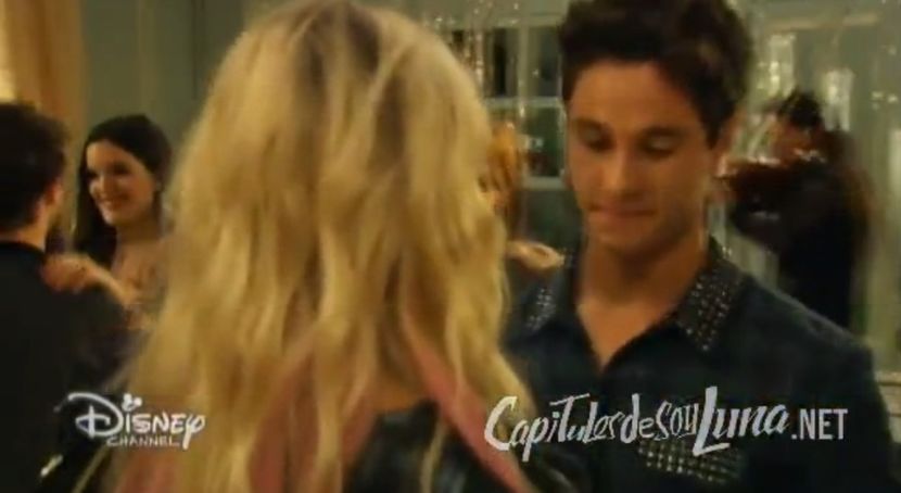 bandicam 2018-04-22 00-19-26-644 - 01 soy luna cap