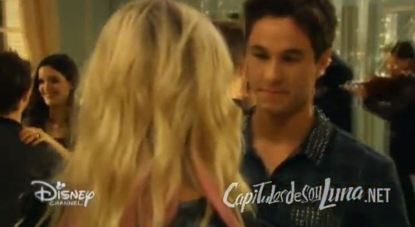 bandicam 2018-04-22 00-19-26-865 - 01 soy luna cap