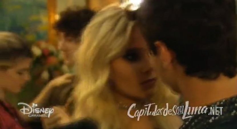 bandicam 2018-04-22 00-19-34-675 - 01 soy luna cap