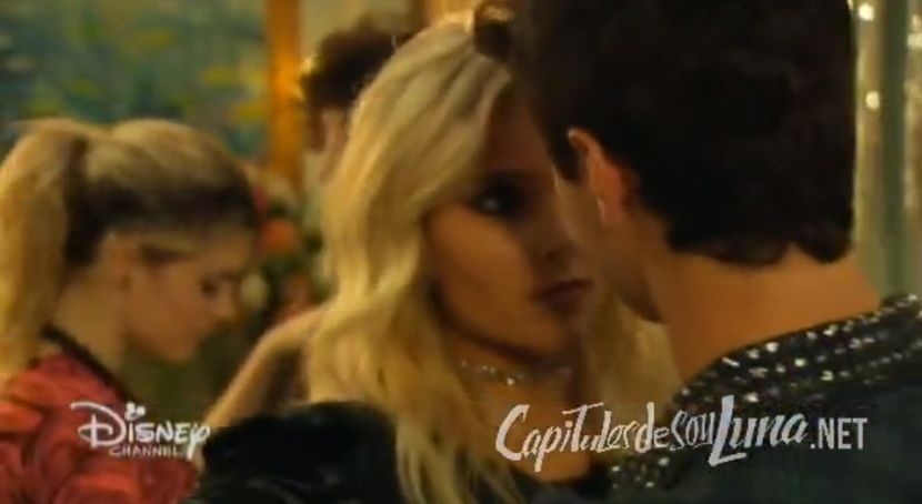 bandicam 2018-04-22 00-19-35-121 - 01 soy luna cap