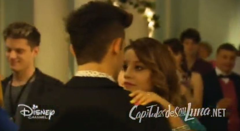 bandicam 2018-04-22 00-19-48-770 - 01 soy luna cap