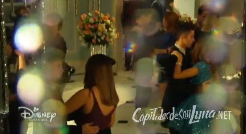 bandicam 2018-04-22 00-19-59-281 - 01 soy luna cap