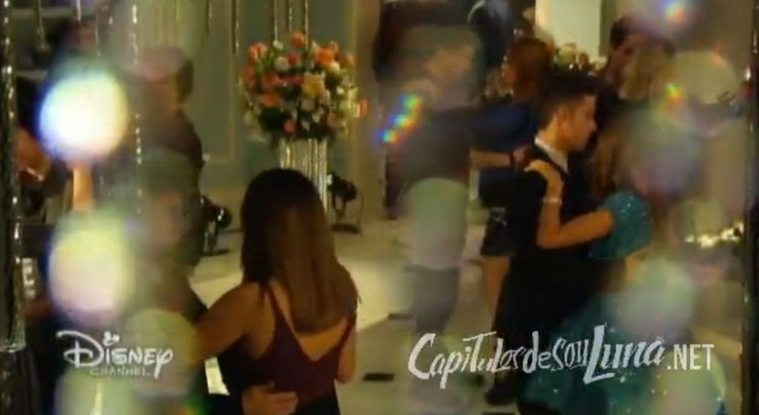 bandicam 2018-04-22 00-19-59-630 - 01 soy luna cap