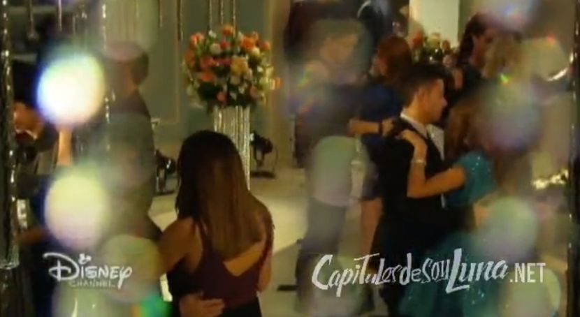 bandicam 2018-04-22 00-19-59-889 - 01 soy luna cap
