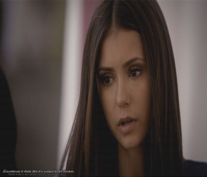 ╰✿μλbuoϝᴉc❥.; Mi-am dat seama de asta din prima. # Râd și-mi întind picioarele pe masă. E și normal - S01xE01 Noi de aici nu plecăm - nu plecăm acasă