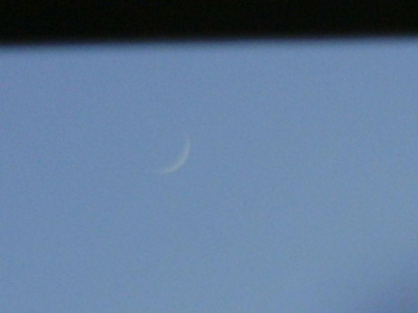 Luna noua in Berbec - Luna - Soarele si norii - 1