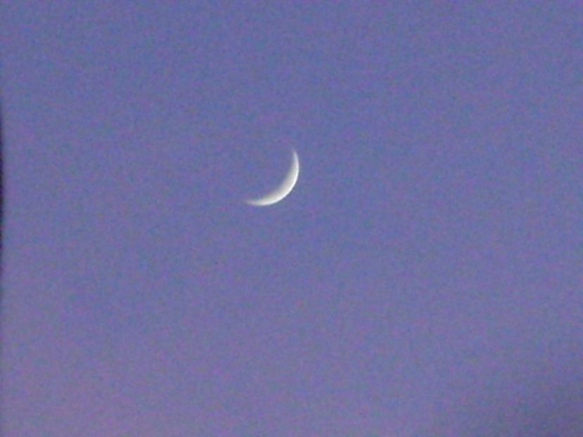 Luna noua in Berbec - Luna - Soarele si norii - 1