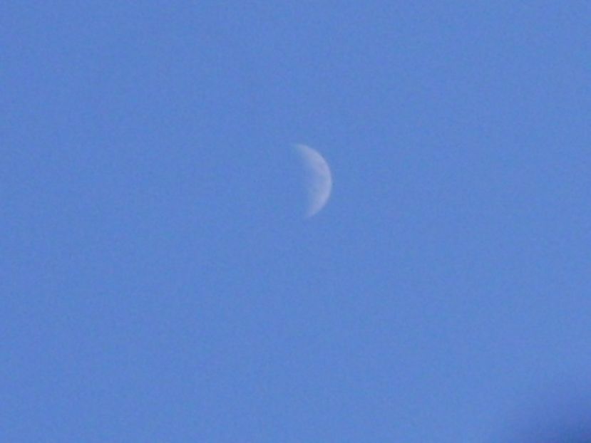 Luna in crestere in Rac - Luna - Soarele si norii - 1