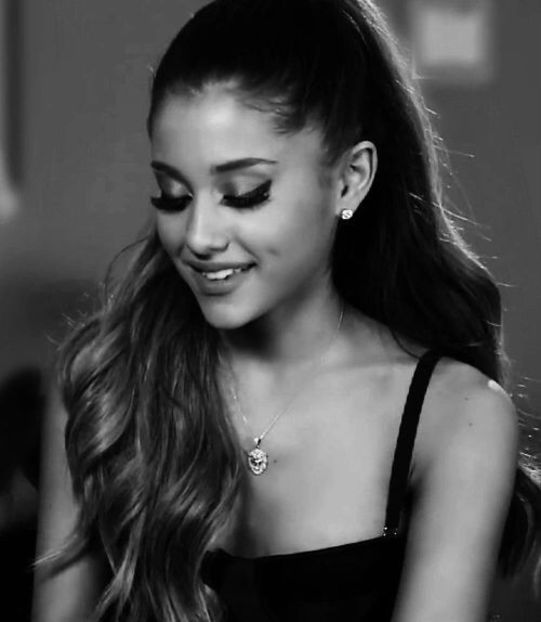 f208d7ec70d97024fad4effc804b3ee0 - 01aa Ariana - 01