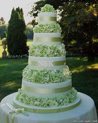 tort alb cu verde - flori - Diverse