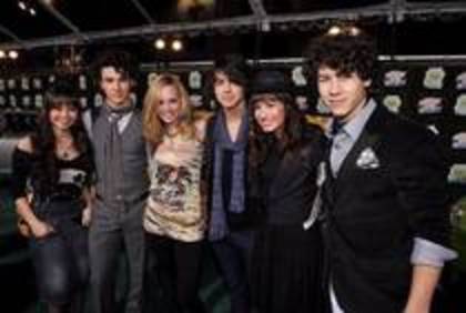 GMJDYSDJCWWLRFCXTMQ - poze camp rock