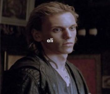 107053647_ZDRSLHQ - shadowhunters