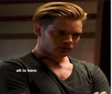 107053652_MELSBJA3 - shadowhunters